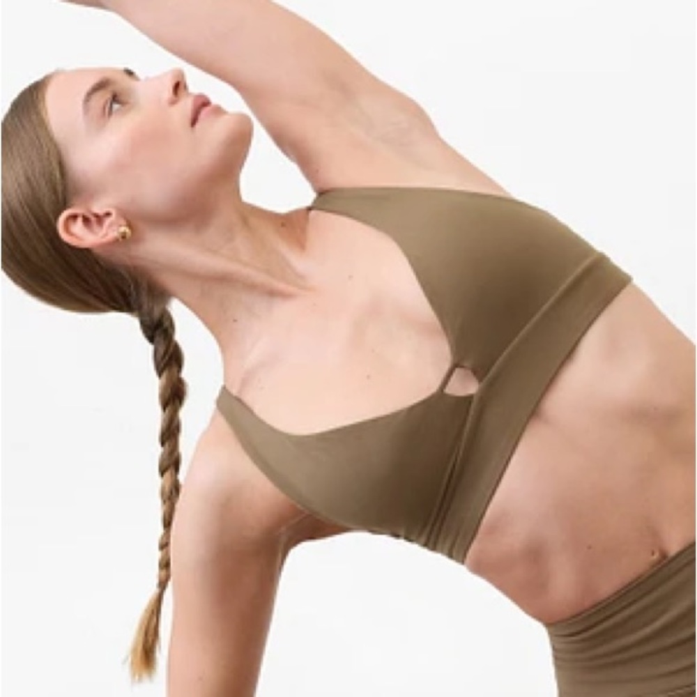 Athleta Solace Keyhole Sports Bra